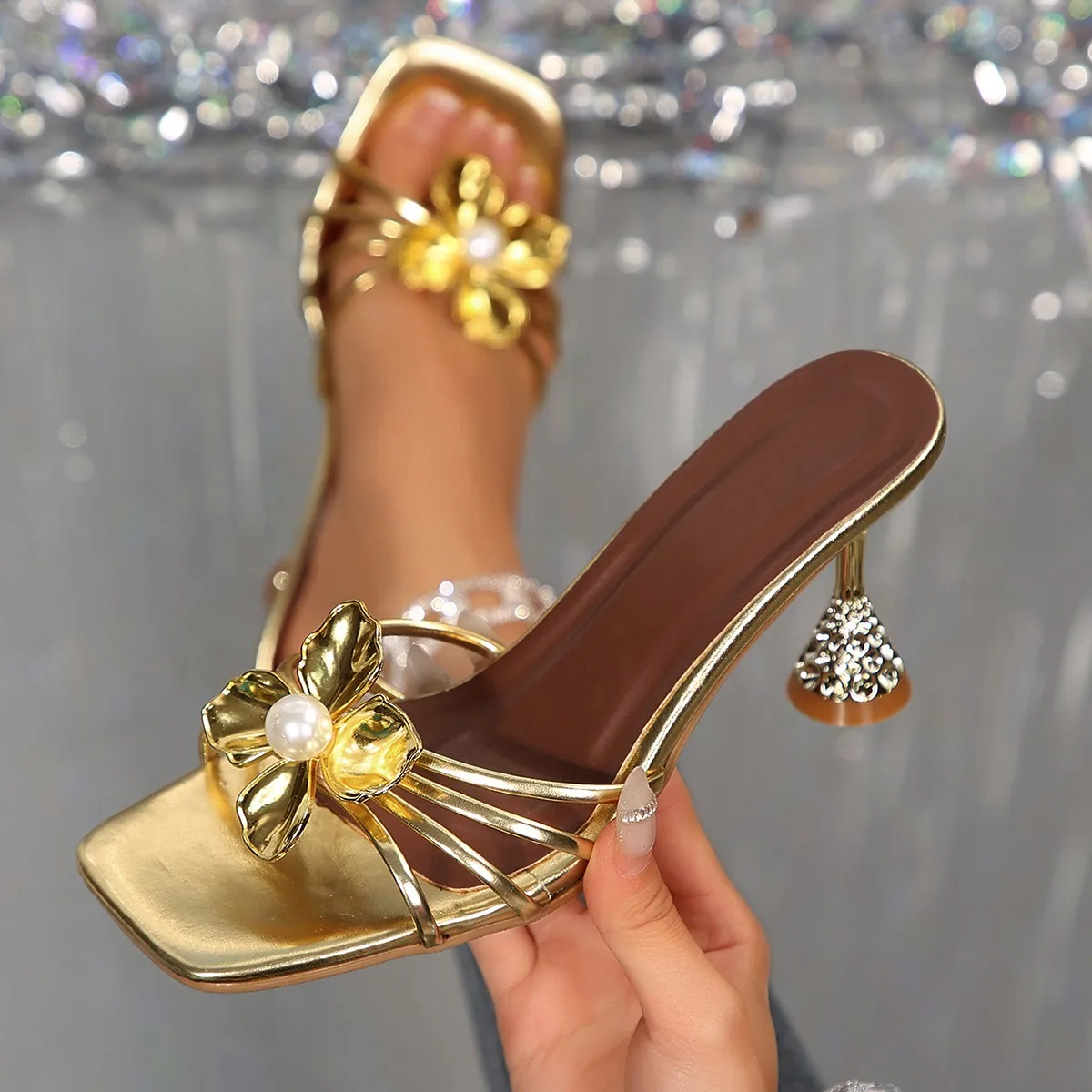 Summer Clothing Styles - Sandal Wanita Vintage Berbahan Logam dengan